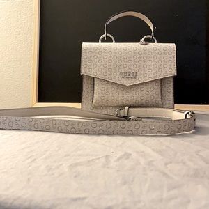 New Guess Convertible Satchel /Crossbody Bag